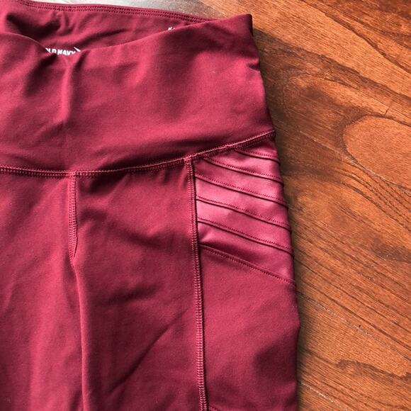 OLD NAVY maroon 7/8 active leggings - Picture 2 of 4